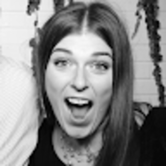 Meet your Posher, Julia - Picture 1 of 1